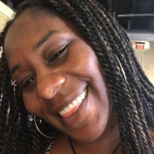 Meet your Posher, Monique